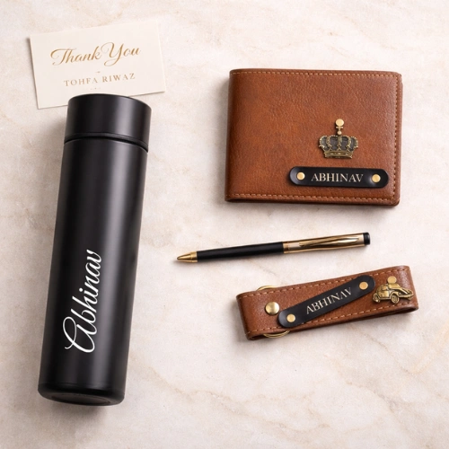 elegant-custom-men-gift-set-with-note-tag-4 Personalized premium men’s gift set with wallet pen keychain and stainless steel bottle by Tohfa Riwaz
