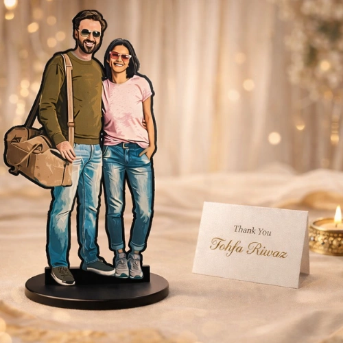 personalized-photo-display-stand-gift Personalized photo cut-out stand with custom note card by Tohfa Riwaz
